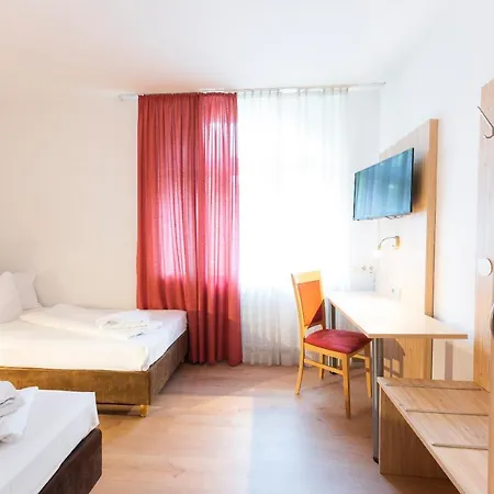 Hotell Astoria Am Urachplatz Stuttgart