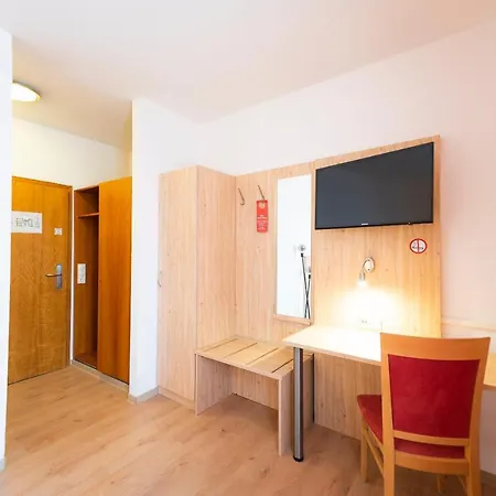 Hotell Astoria Am Urachplatz Stuttgart