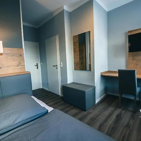 Vau Hotel *