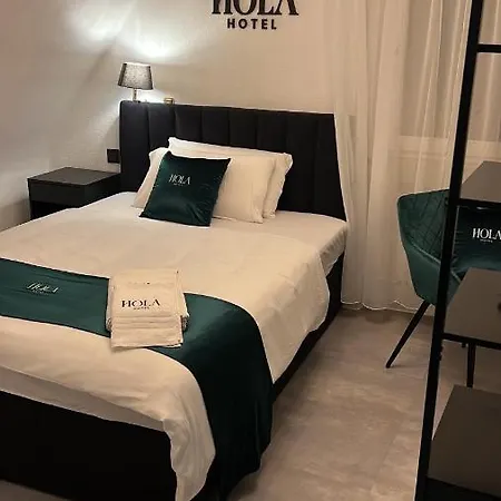 Hola *