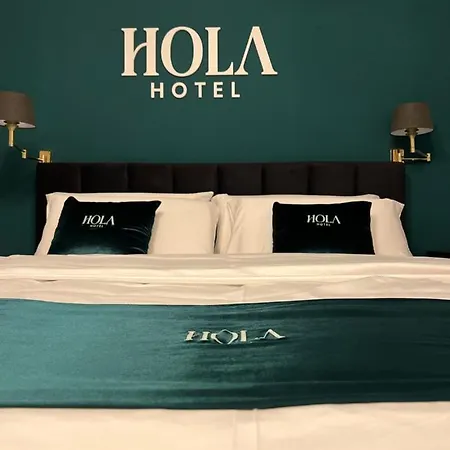 Hola *
