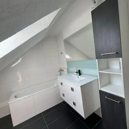 Appartement Moderne Gemuetliche 2-zimmer Bad-cannstatt