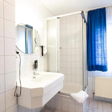 Hotell Astoria Am Urachplatz 3*