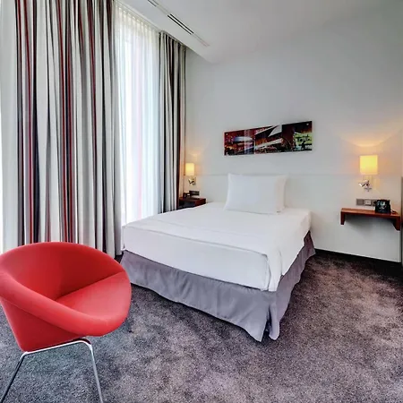 Hilton Garden Neckarpark Otel Stuttgart
