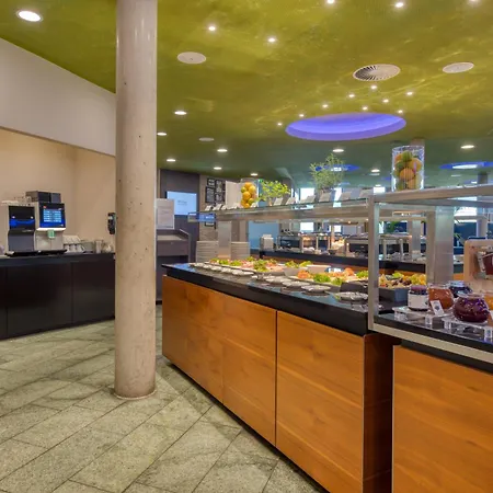 Hilton Garden Neckarpark Otel