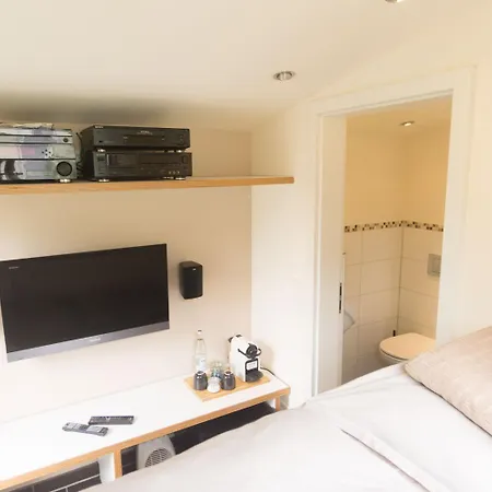 Tiny-house In Stuttgart-west - Only 4u! Stoccarda