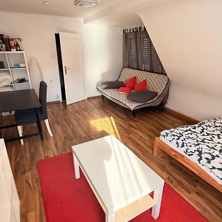 民宿 Ruhige 2 Zimmerwohnung-wohnung