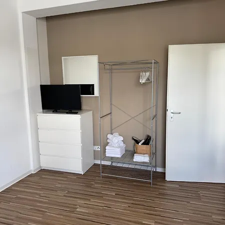 - Monteurzimmer