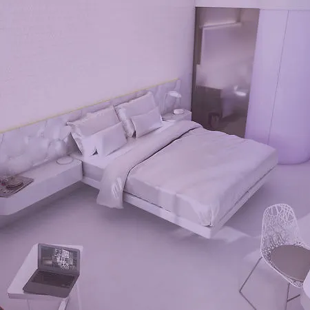 Jaz In The Otel