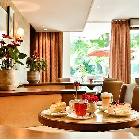 Althoff Am Schlossgarten Szálloda 5*