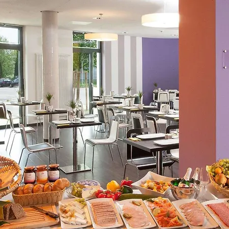 Messe & Airport ホテル 3*