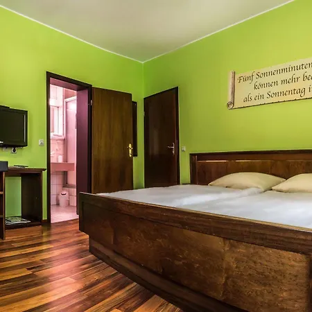 Am Wilhelmsplatz Hotel Estugarda