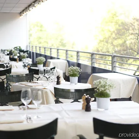 Szálloda Althoff Am Schlossgarten 5*