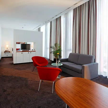 Hilton Garden Neckarpark Otel