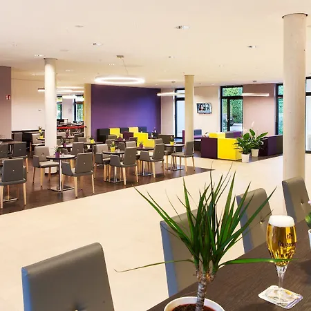 Messe & Airport 3*