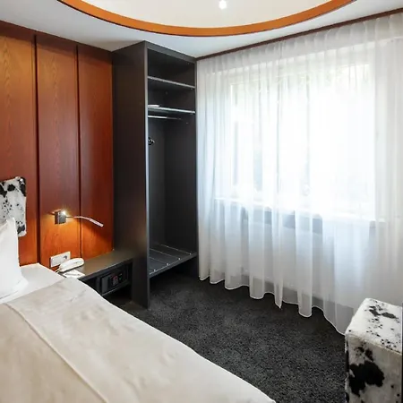 Gloria Superior 3* Stuttgart