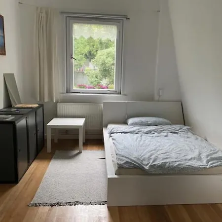 Altbauwohnung Ost
