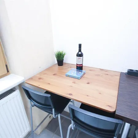 Appartamento Alfa Mitte 2 City-lage Berliner Platz Balkon Netflix Kueche Wm L 2br 5 Beds 6 People L Fully Equipped Kitchen & Bathroom Stoccarda