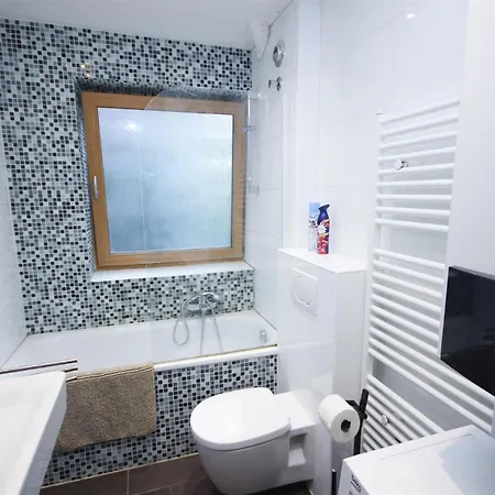 Alfa Mitte 2 City-lage Berliner Platz Balkon Netflix Kueche Wm L 2br 5 Beds 6 People L Fully Equipped Kitchen & Bathroom Appartamento Stoccarda