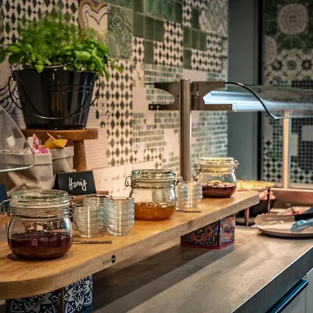 Loginn Stuttgart Zuffenhausen Hotel 3*
