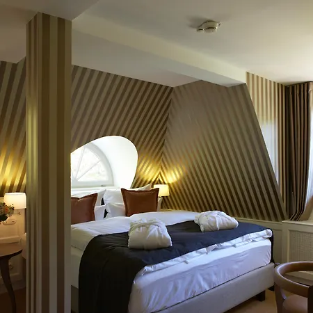 Waldhotel Otel 4*