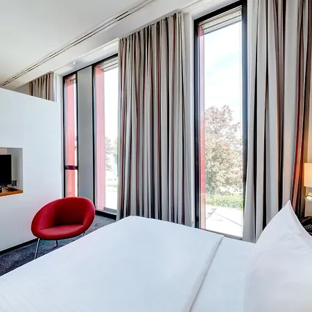 Hotell Hilton Garden Neckarpark Stuttgart