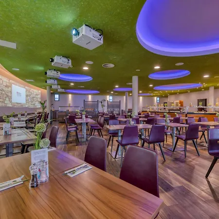 Hotell Hilton Garden Neckarpark 4*