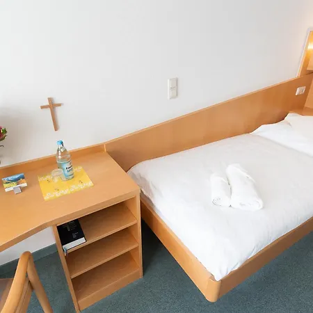 Evangelische Diakonissenanstalt Bed and breakfast