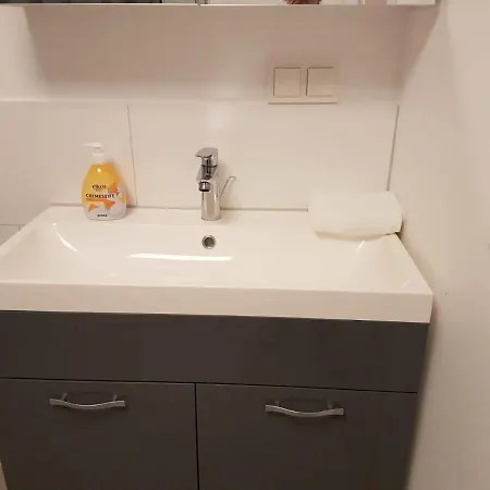 Apartment Komfort Oase Mit Klimaanlage, Terrasse Und Whirlpool Stuttgart