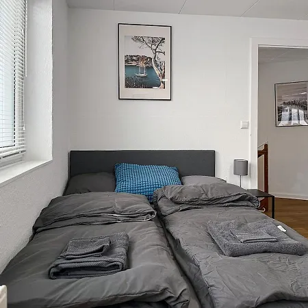 Central Stuttgart Group Duplex Sleeps 13 Games Ps5 Patio * Stuttgart