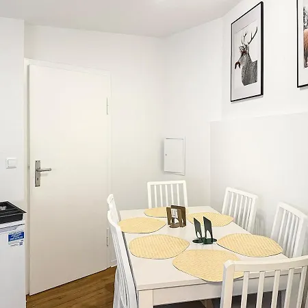 Dom wakacyjny Central Stuttgart Group Duplex Sleeps 13 Games Ps5 Patio