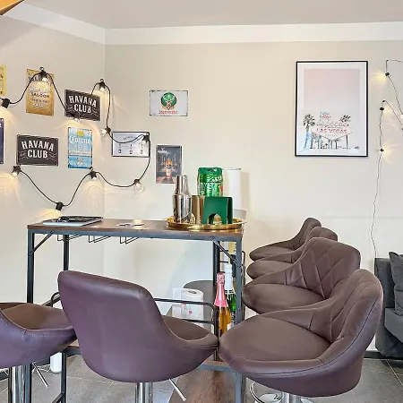 Central Stuttgart Group Duplex Sleeps 13 Games Ps5 Patio * Stuttgart