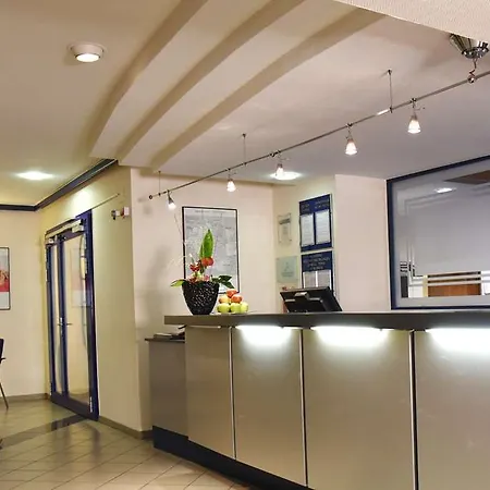Intercityhotel 3* Stuttgart