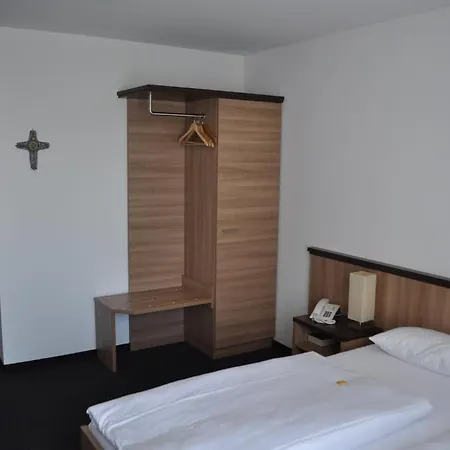 Christkoenigshaus 호텔 2*