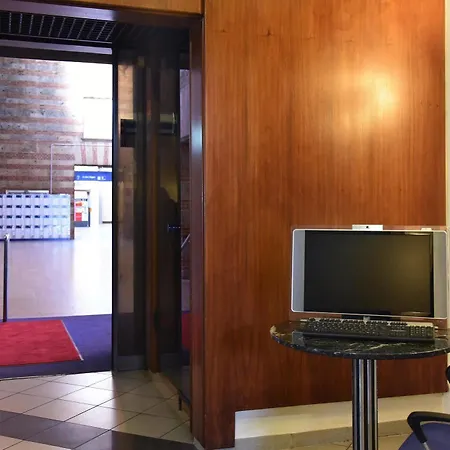 Hotel Intercityhotel 3*