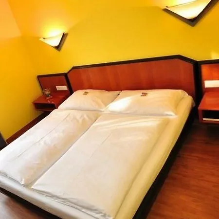 Szálloda Achat Airport Messe 3*