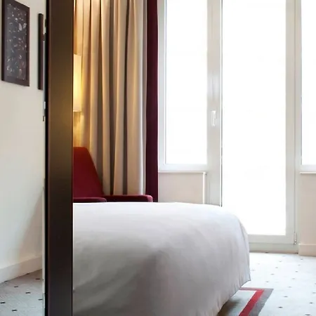Le Meridien Hotel