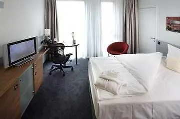 Hilton Garden Neckarpark Hotell Stuttgart